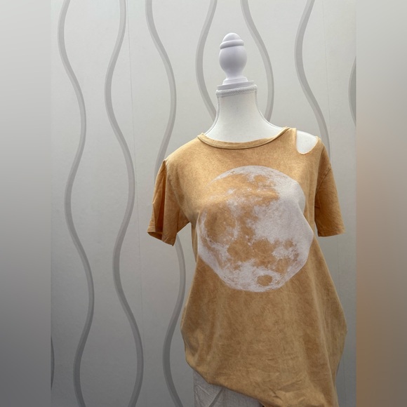 Moon Graphic Washed Effect Tan T-Shirt - Picture 4 of 4